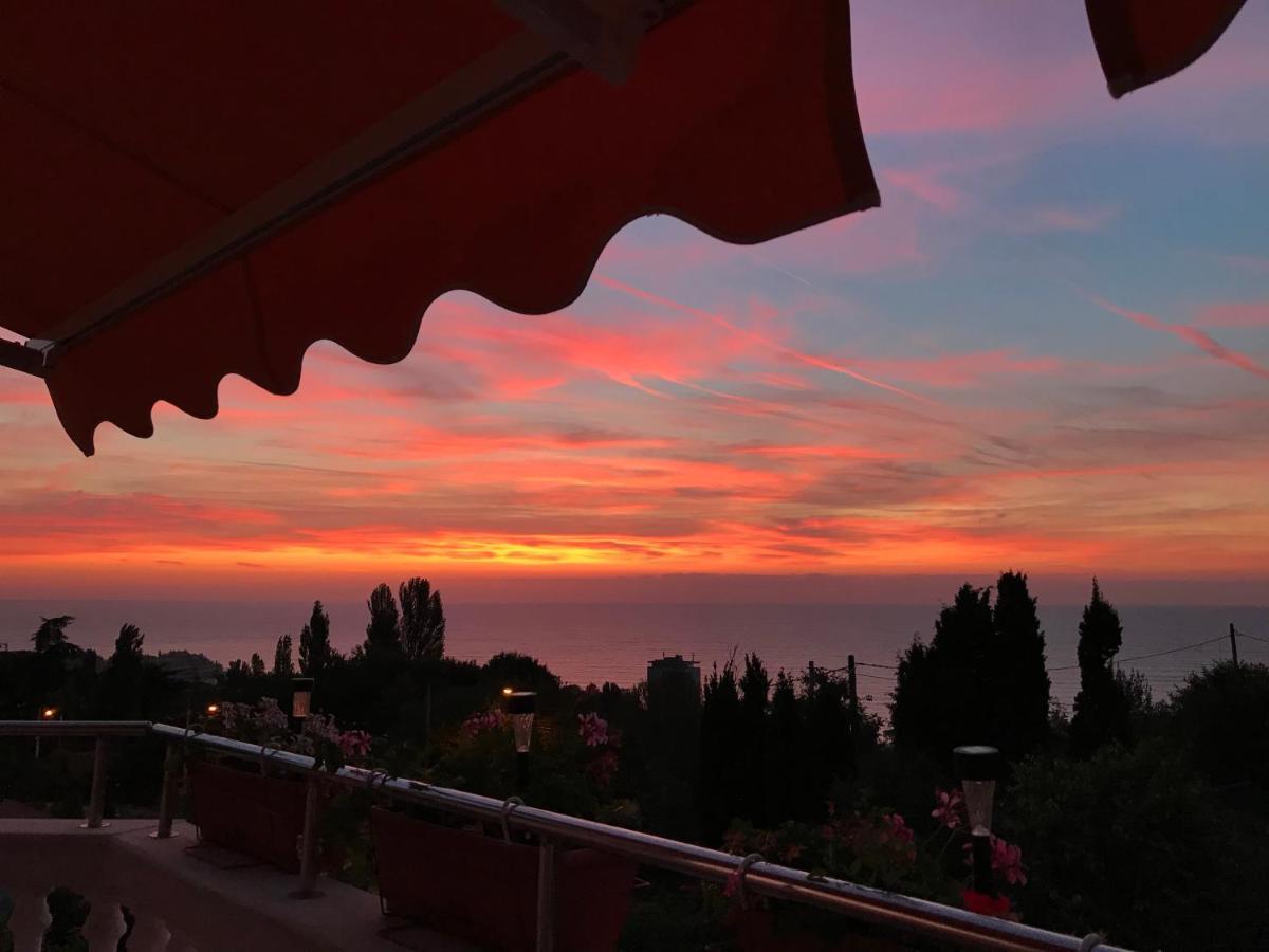 Къща За Гости Slav Hotel Varna Bagian luar foto