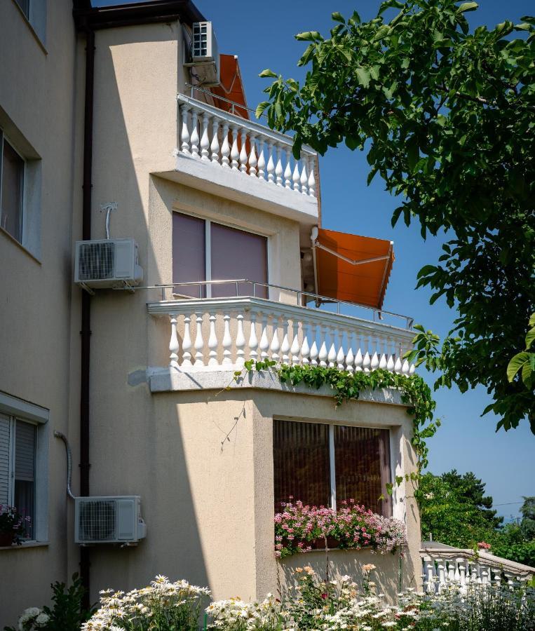 Къща За Гости Slav Hotel Varna Bagian luar foto