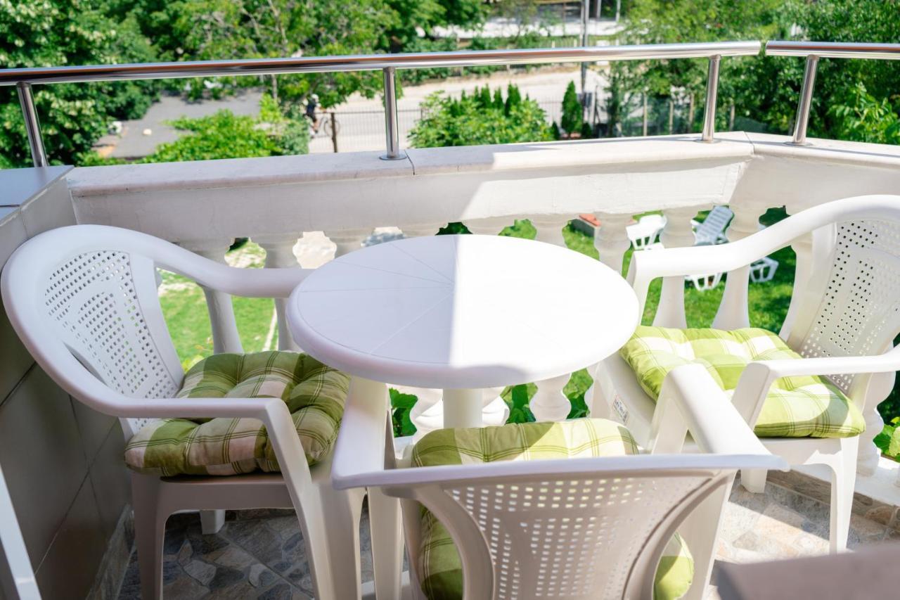 Къща За Гости Slav Hotel Varna Bagian luar foto