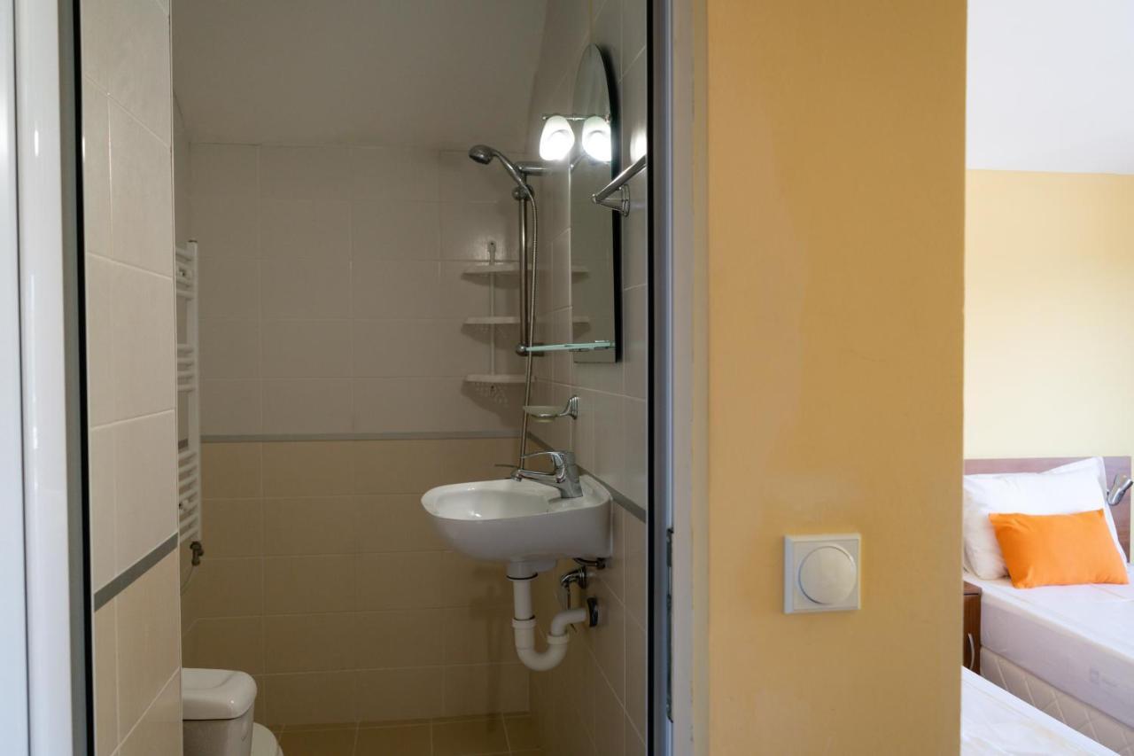 Къща За Гости Slav Hotel Varna Bagian luar foto
