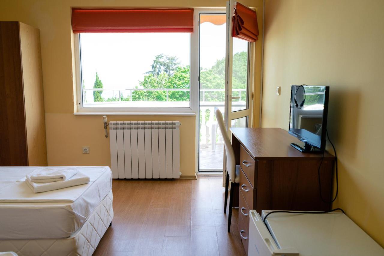 Къща За Гости Slav Hotel Varna Bagian luar foto