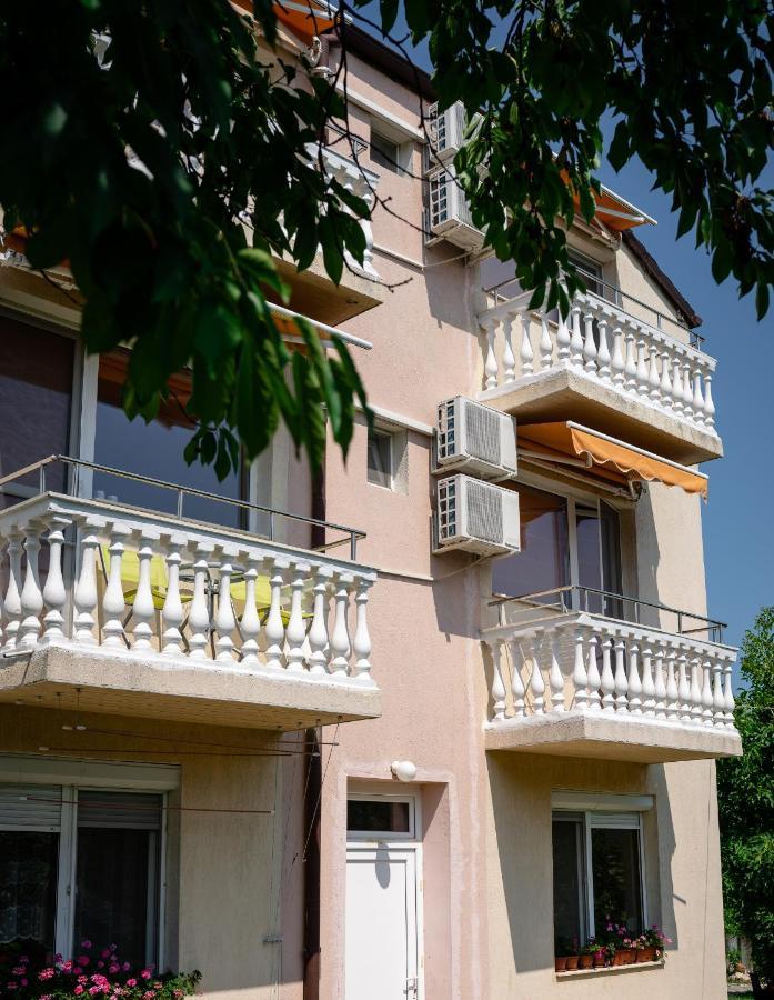 Къща За Гости Slav Hotel Varna Bagian luar foto