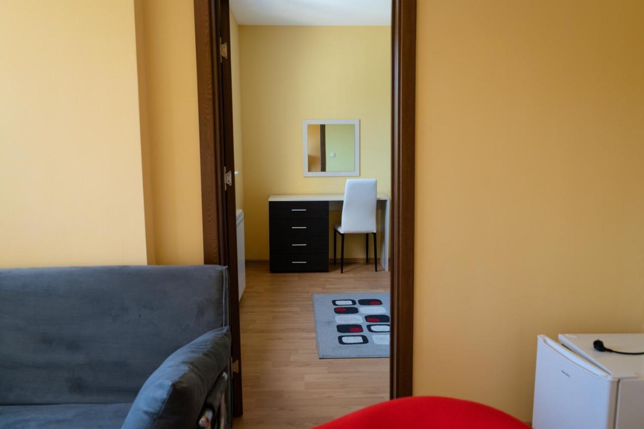 Къща За Гости Slav Hotel Varna Bagian luar foto