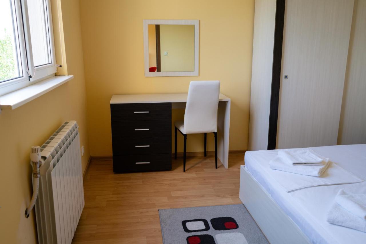 Къща За Гости Slav Hotel Varna Bagian luar foto