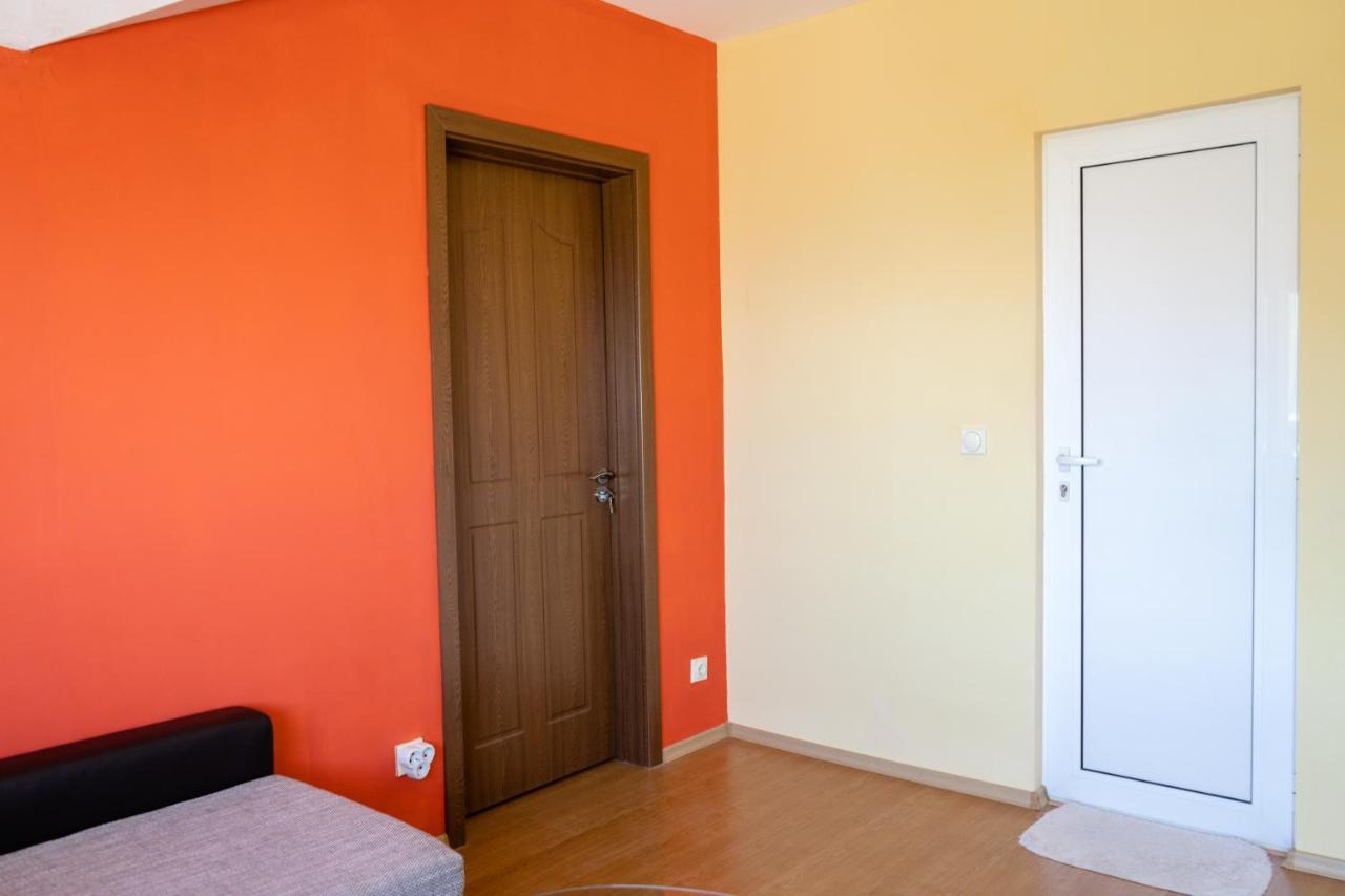 Къща За Гости Slav Hotel Varna Bagian luar foto
