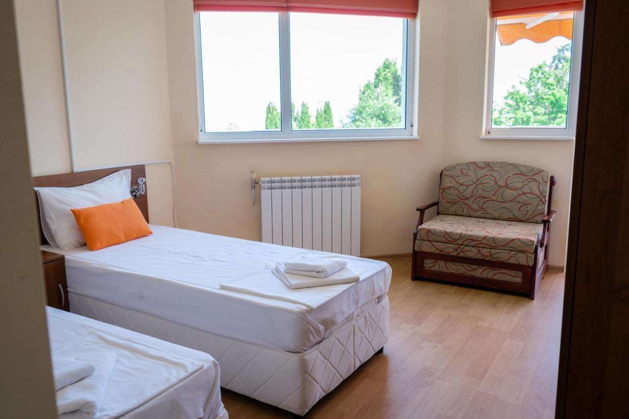 Къща За Гости Slav Hotel Varna Bagian luar foto