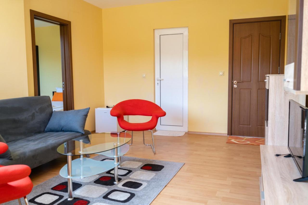 Къща За Гости Slav Hotel Varna Bagian luar foto