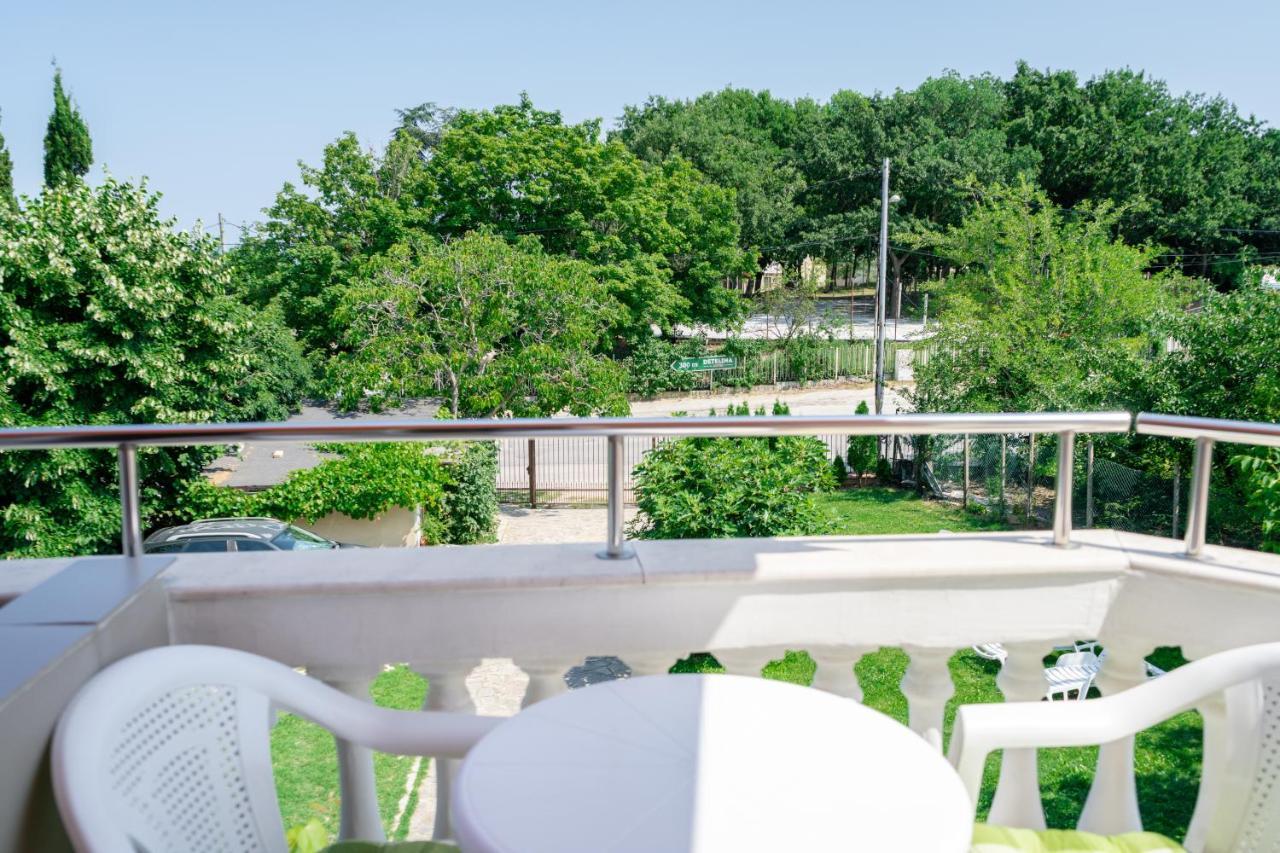 Къща За Гости Slav Hotel Varna Bagian luar foto