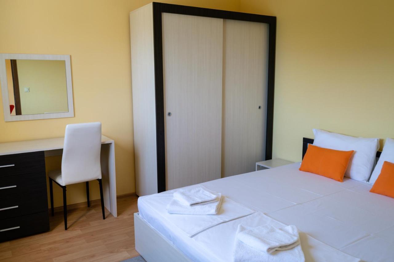 Къща За Гости Slav Hotel Varna Bagian luar foto
